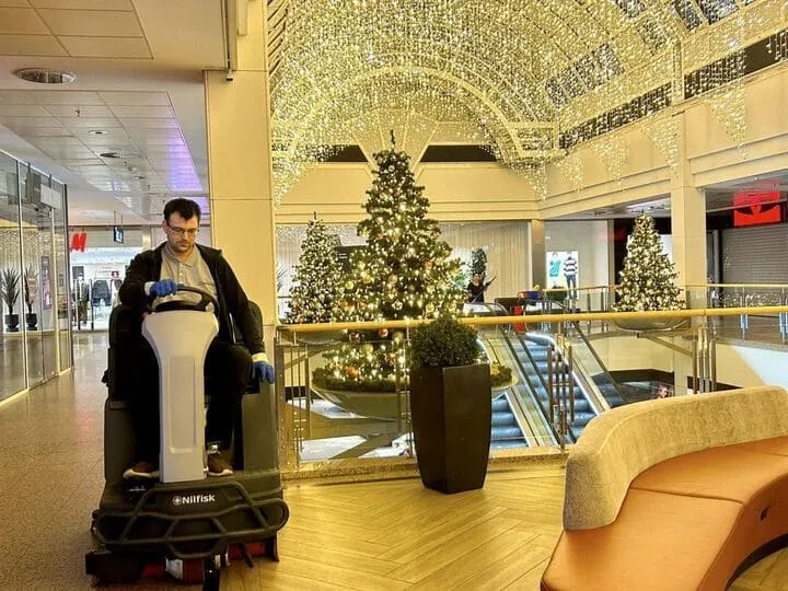 Unterhaltsreinigung im Einkaufscenter